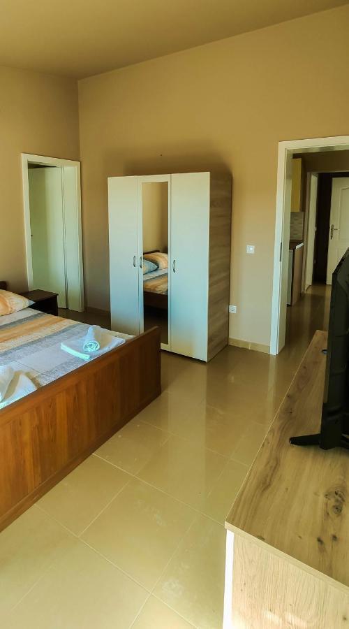 Apartments Karla ロゴズニッツァ エクステリア 写真