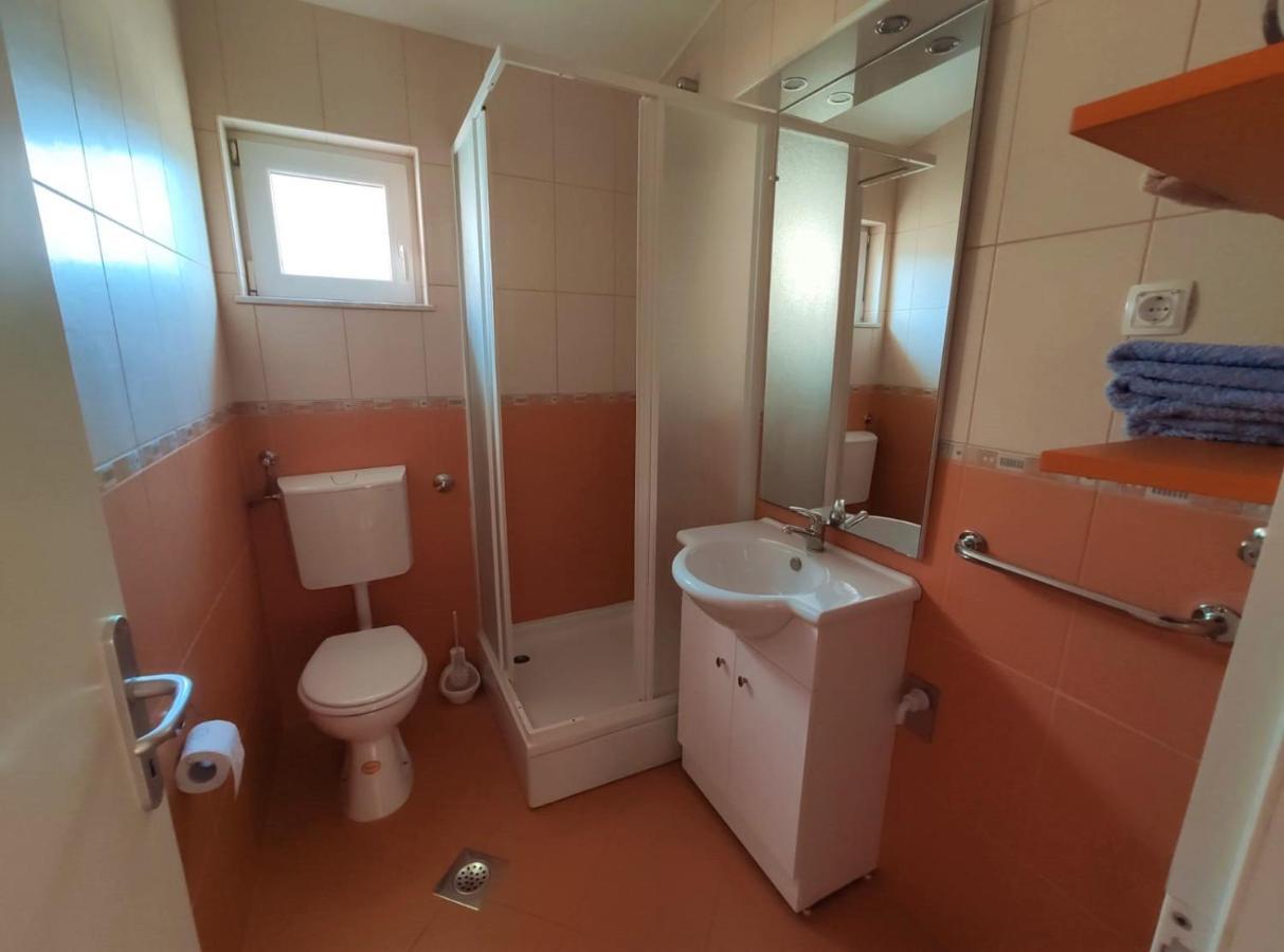 Apartments Karla ロゴズニッツァ エクステリア 写真